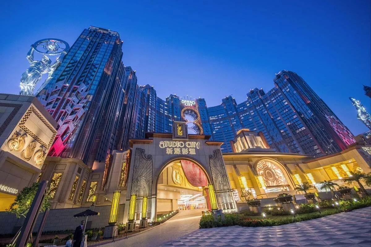 Macao, que quiere arrancarse la etiqueta de ser la capital del juego de Asia, abre el primer hospital-resort de lujo del mundo (dentro de un casino)