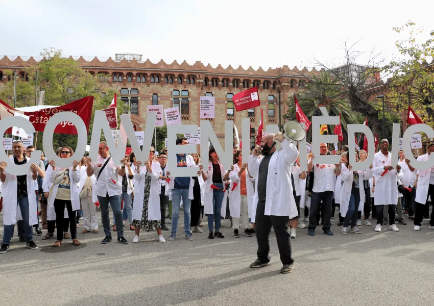 Listas de espera médicas, cierre de camas hospitalarias y otros despropósitos sanitarios