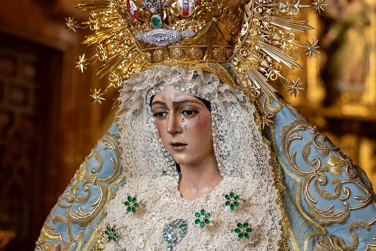 L?grimas, gritos y salves en la manifestaci?n de la Macarena ante...