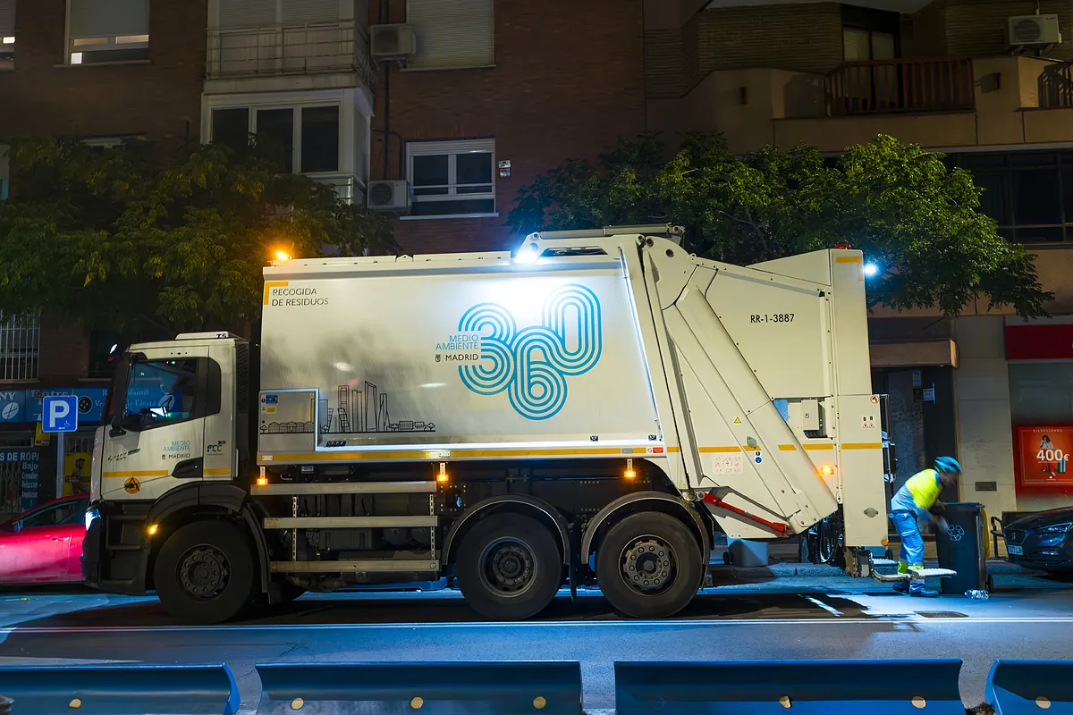 Madrid cobrará la nueva tasa de basuras a partir de septiembre: se pagarán de media 140 euros por hogar