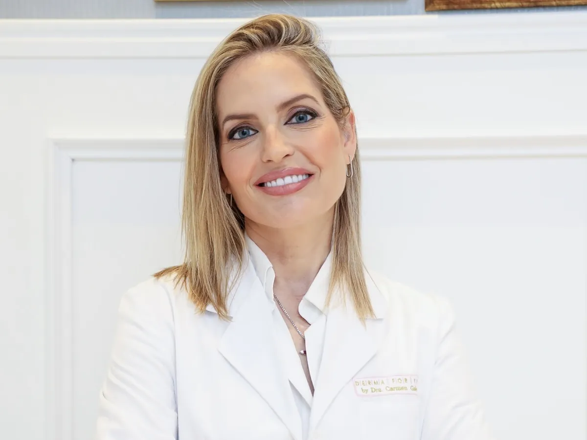 Carmen Galera, dermatóloga:  Los protectores solares con color no solo filtran la radiación UVB y UVA, sino que son una opción muy completa 