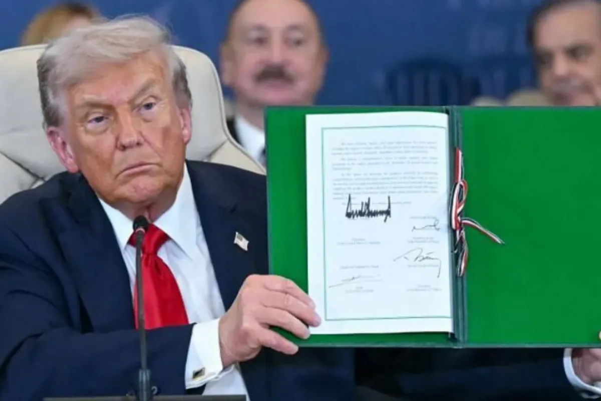 Trump firma la paz que pone fin a dos años de guerra en Gaza ante líderes que elogian su rol