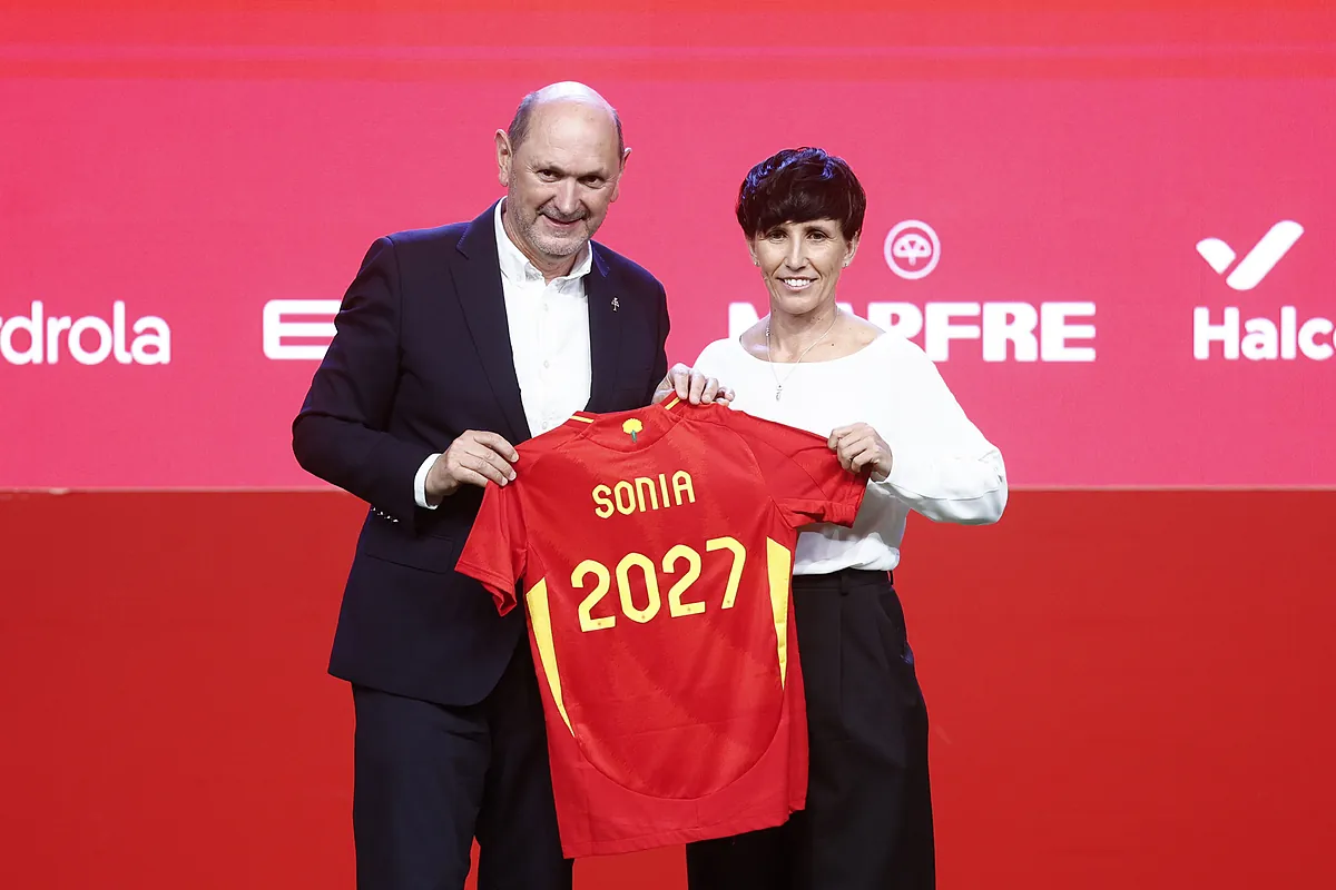 Sonia Bermúdez se presenta como seleccionadora "cómoda con la exigencia" y enviando un mensaje a Jenni Hermoso: "Es una leyenda"