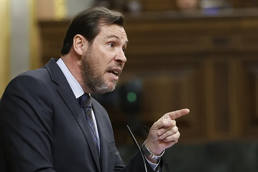 Puente arremete contra Ayuso mientras tacha de "disparate cósmico" las  informaciones sobre Begoña Gómez | España