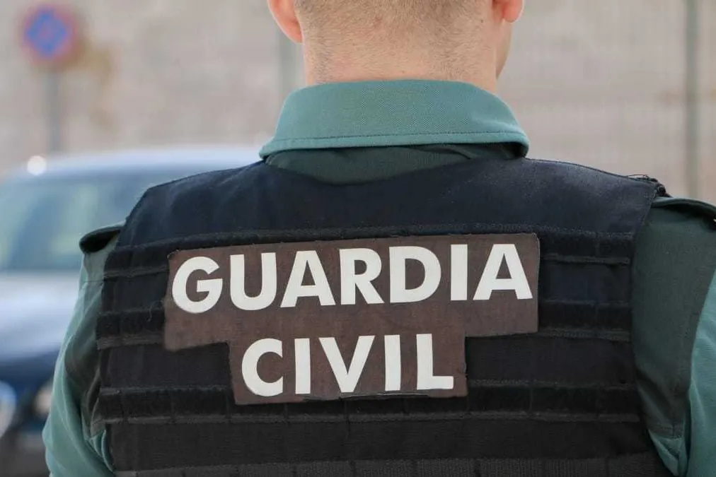 Investigan la muerte de un menor en Carmona tras asistir a una...