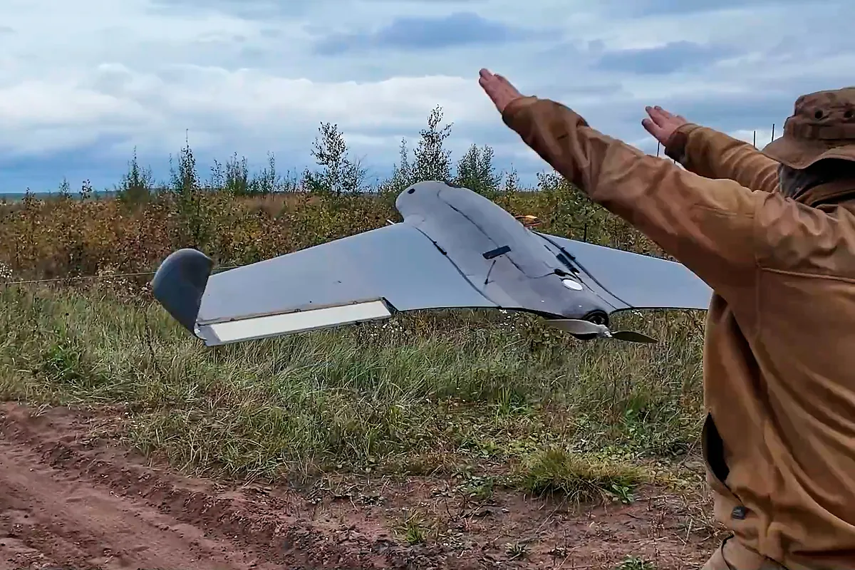 Ucrania lanza un nuevo ataque de drones durante la noche: Rusia afirma haber derribado 251, uno de ellos con dirección a Moscú