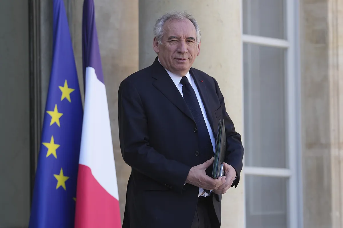 François Bayrou pierde la moción de confianza y cae el Gobierno francés