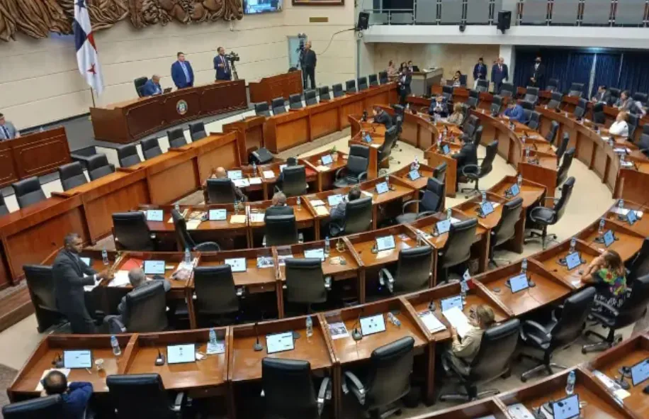 El Parlamento de Panamá aprueba la ley que hace público el listado oficial de agresores sexuales