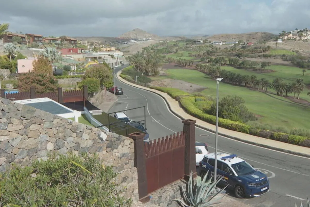 El Salobre'de (Gran Canaria) lüks bir kasabada bir kadını ve oğlunu kaçırıyorlar