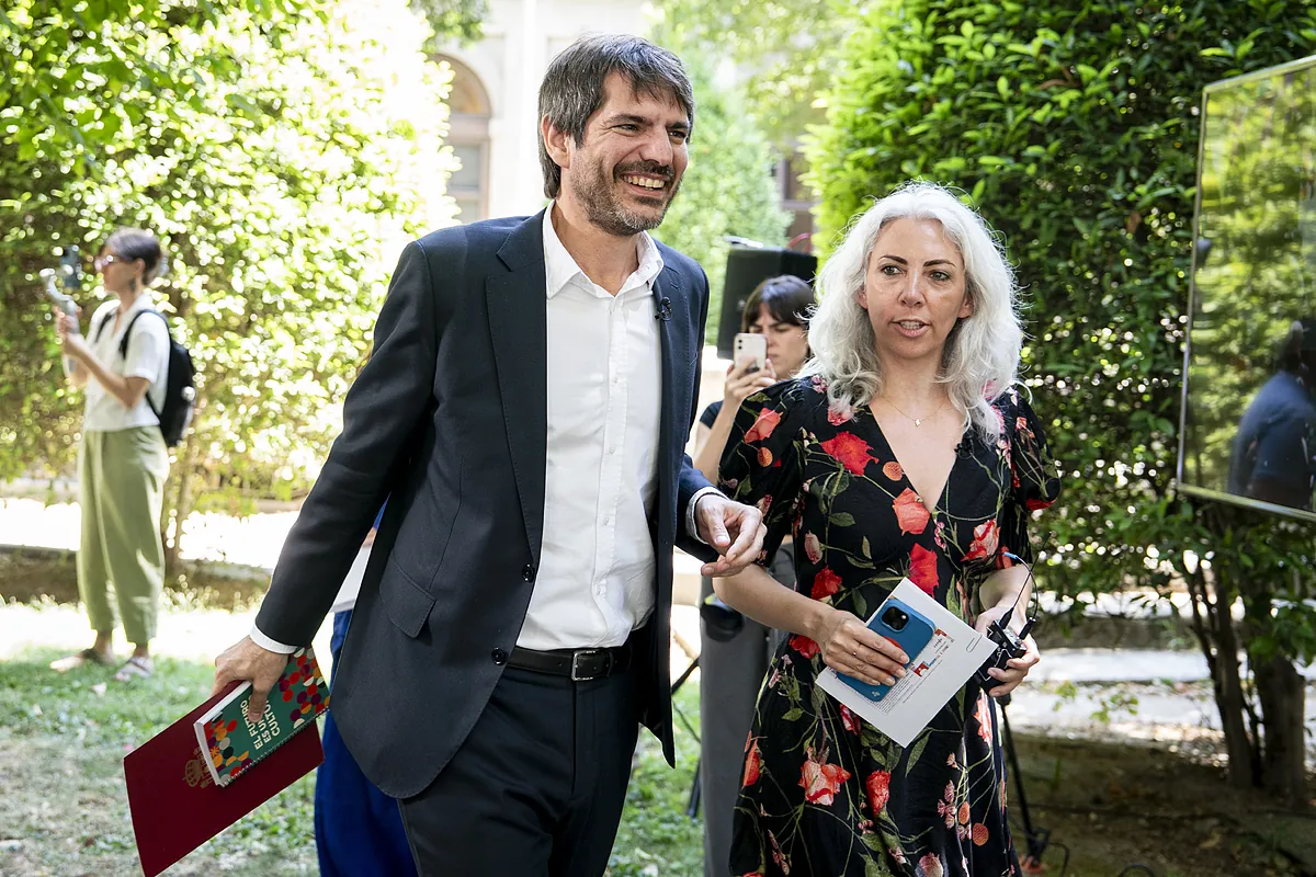 El Plan de Derechos Culturales de Urtasun tras año y medio de trabajo: ayudas a sindicatos, más memoria histórica y un cambio improbable en la Ley de Contratos