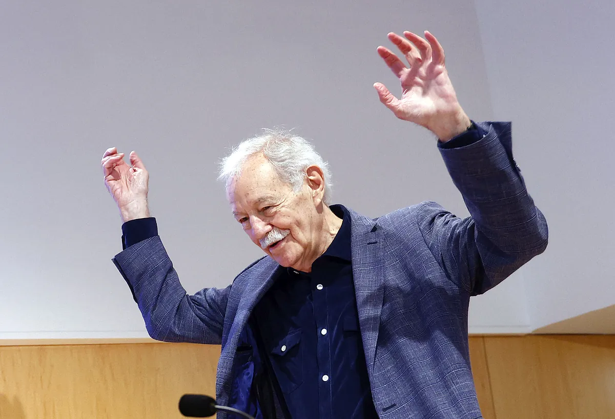 Eduardo Mendoza, tras recibir el Premio Princesa de Asturias:  Quiero que en Cataluña haya concordia, buena voluntad, corridas de toros, vino, juerga y fútbol 