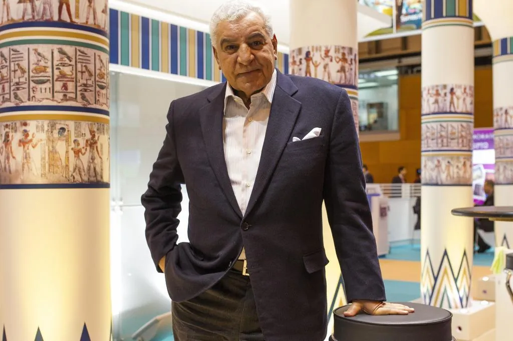 "Puede que sea el peor podcast que he hecho": polémico cruce de acusaciones tras la entrevista de Joe Rogan al egiptólogo Zahi Hawass