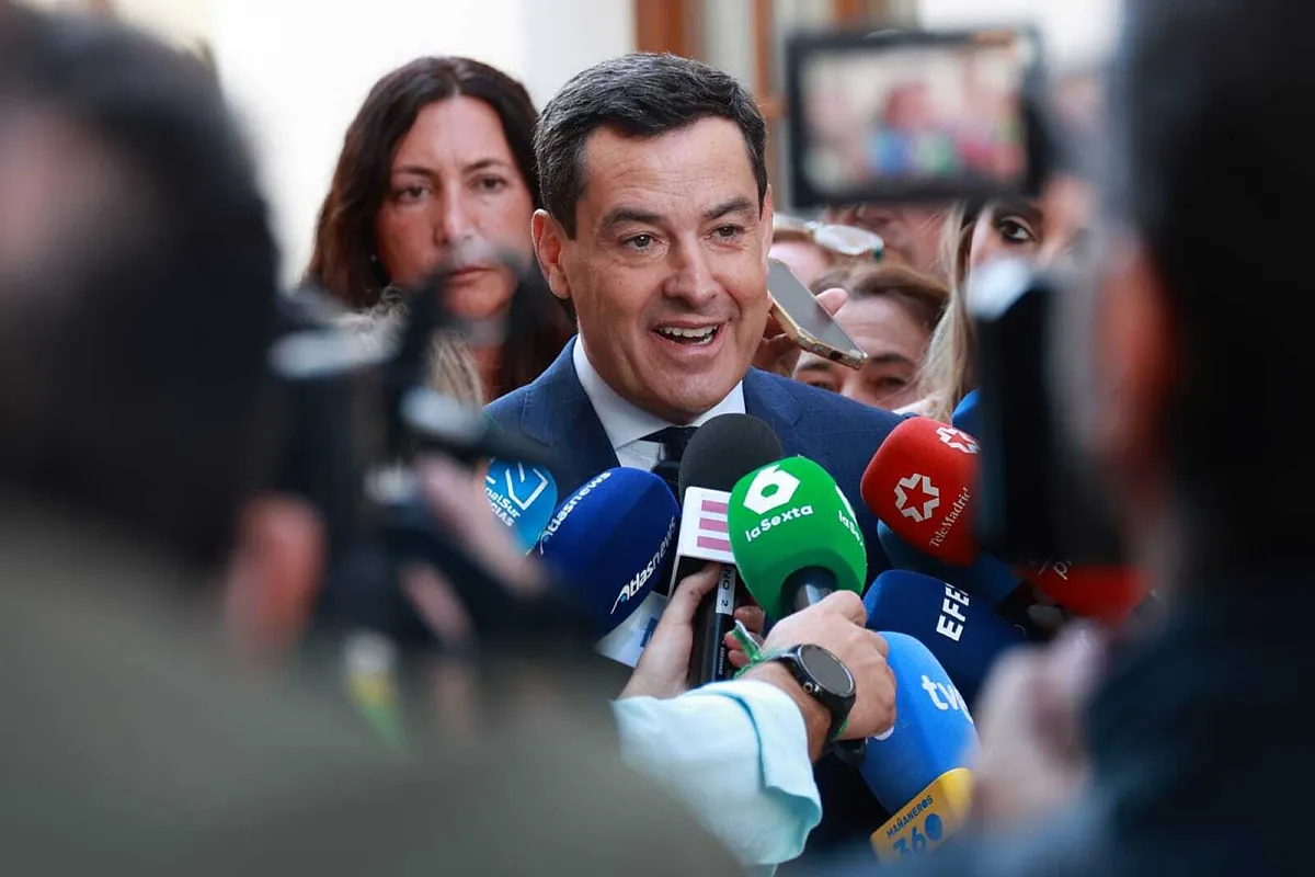 Moreno adelanta que habrá más relevos en la Consejería de Salud tras el cese de la consejera por los cribados de cáncer de mama