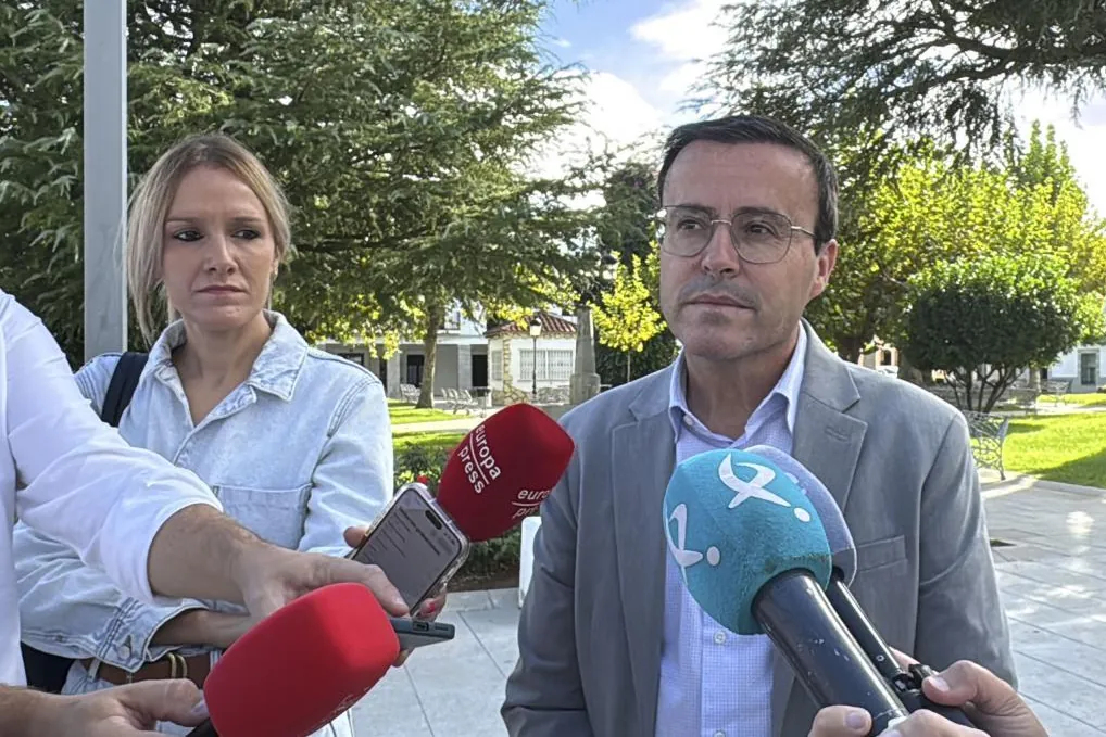 Miguel Ángel Gallardo sale a frenar las especulaciones y anuncia que será el candidato del PSOE en Extremadura