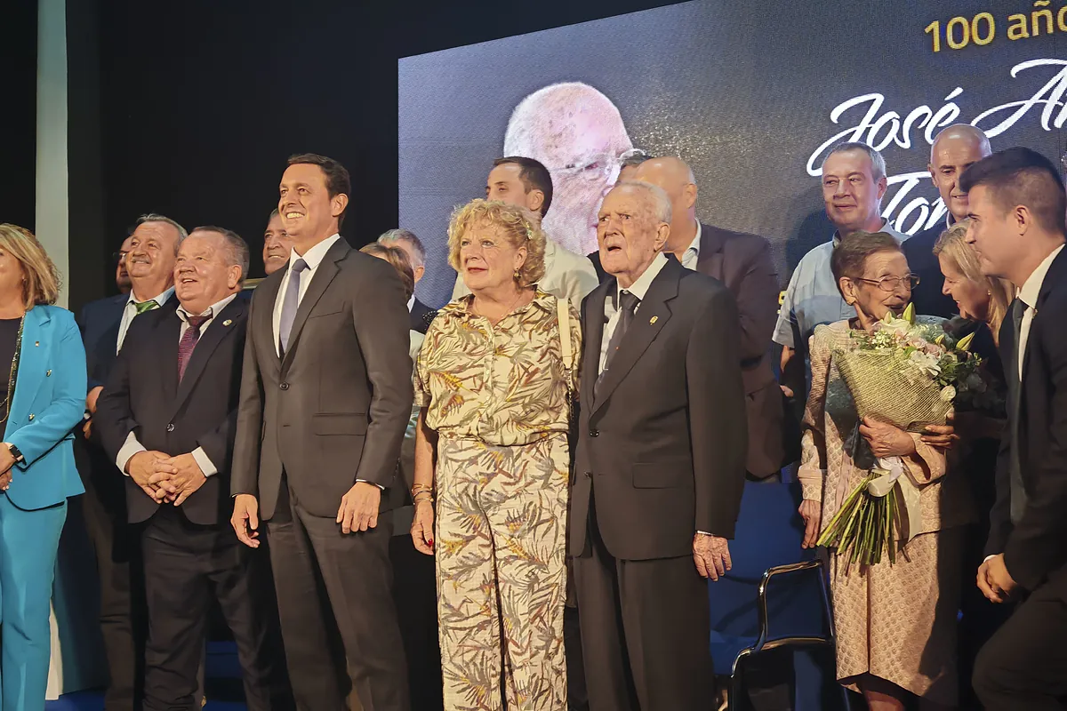 El alcalde de Chercos (Almería) cumple 100 años