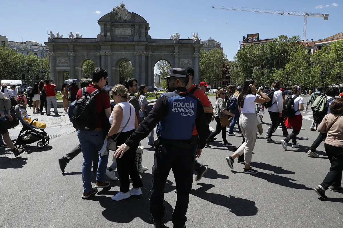 La paralización general de los servicios públicos: declaración de emergencia o estado de alarma