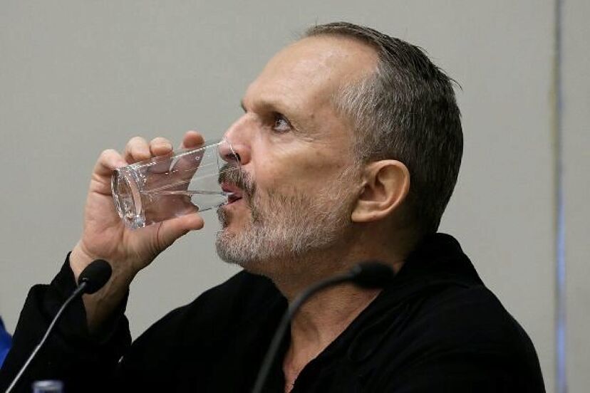 La "obsesión" de Miguel Bosé con Michelle Bachelet que podría costarle caro  | Famosos