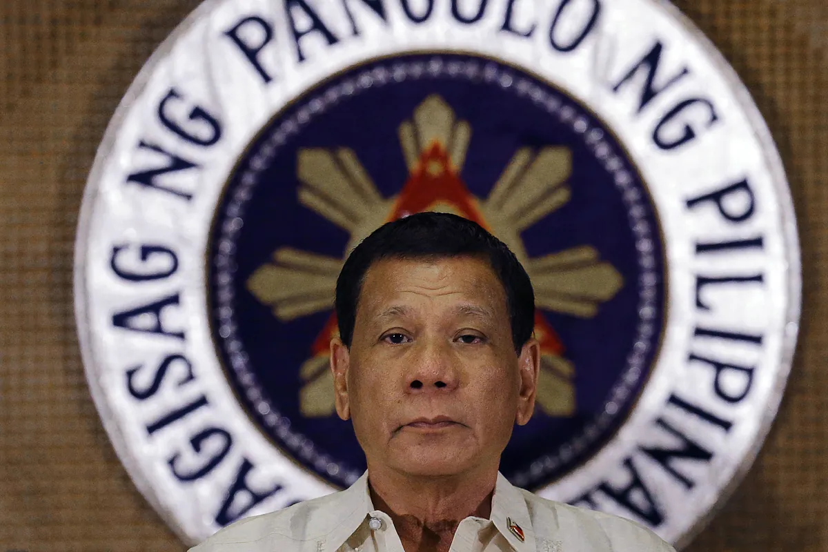 Her Duterte, Filipinler Uyuşturucu Savaşı sırasında bir polis meclisinde öldürülen oğullarını Diego'yu kaybeden Galiçyalı ebeveynleri durdurmaz.