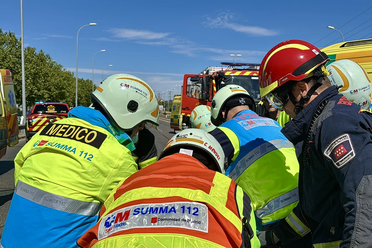 Muere el conductor de una furgoneta al chocar contra un autobús escolar en Guadarrama