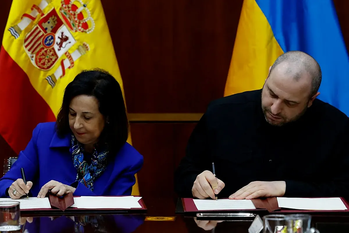 Die Ukraine kauft militärische Ausrüstung in Spanien und Robles und verlegt seine “feste Unterstützung” in ihren Gegenstück