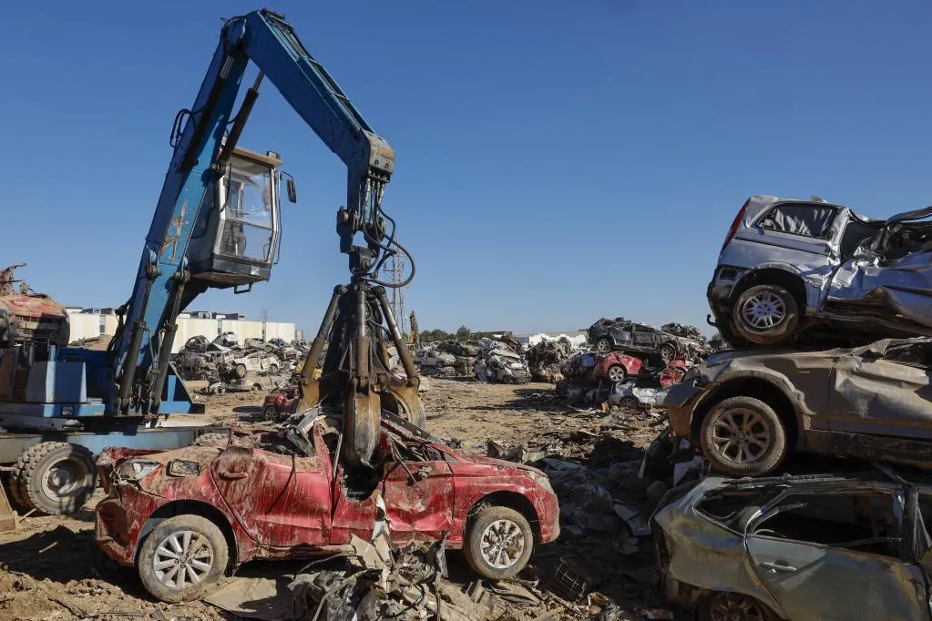 La Generalitat advierte de que los dueños de coches desaparecidos en la dana pueden perder las ayudas si no los dan de baja