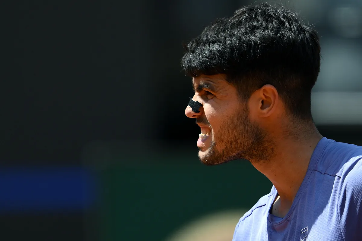 Alcaraz cede un set en Roma ante Khachanov en su camino hasta cuartos