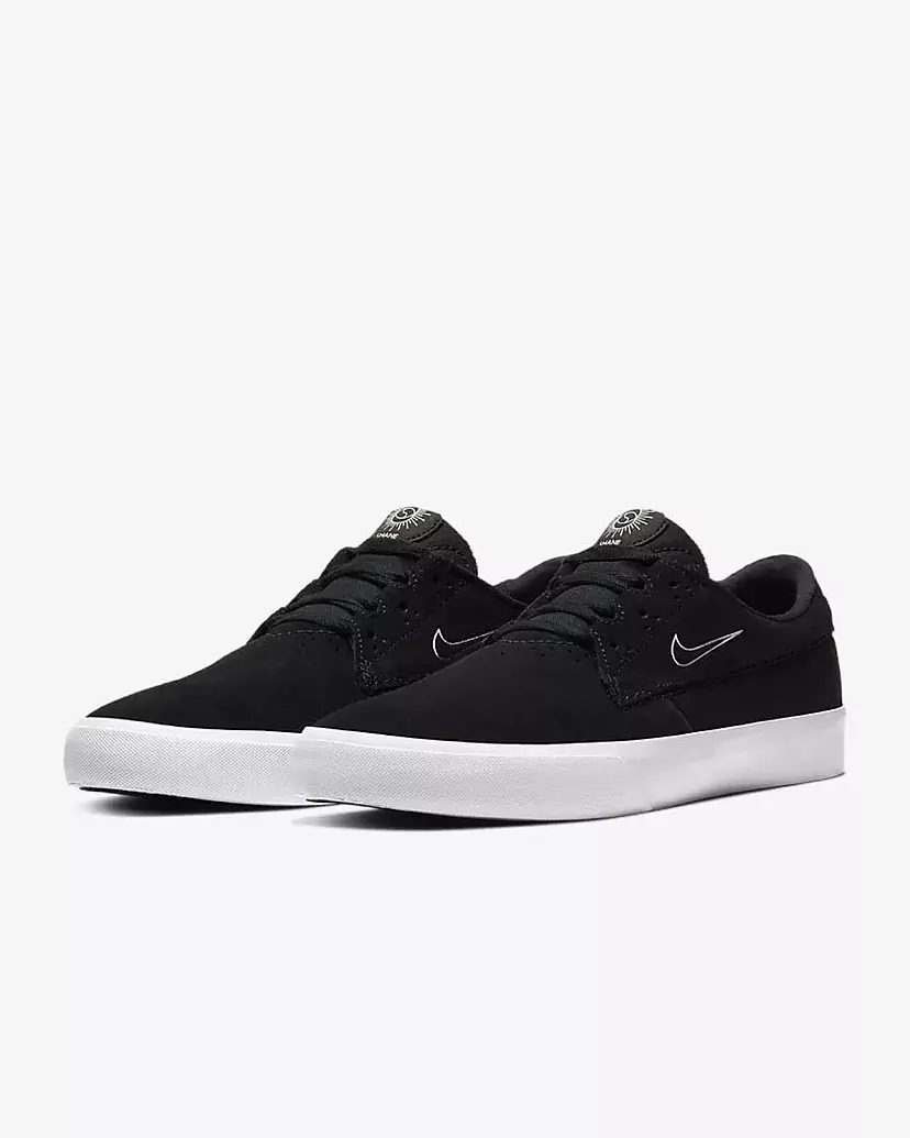 Zapatillas negras de vestir que combinan con todo, de Vans a Nike | Moda