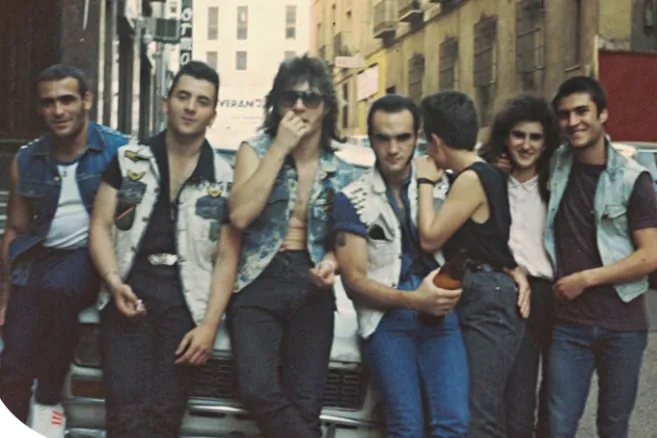 La batalla de los bajos de Aurrerá entre skins, rockers y punkis con un invitado famoso: "Empezaron a caer hostias por todos lados, y aparecieron palos y nunchakus"