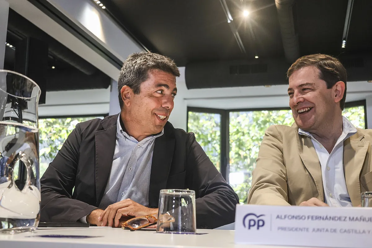 Vox amenaza la estabilidad de seis Gobiernos del PP con la inmigración