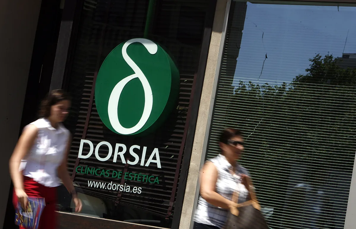 Condenan a una clínica estética a pagar 389.000 euros a la familia de un paciente que murió tras una reducción de estómago en Sevilla
