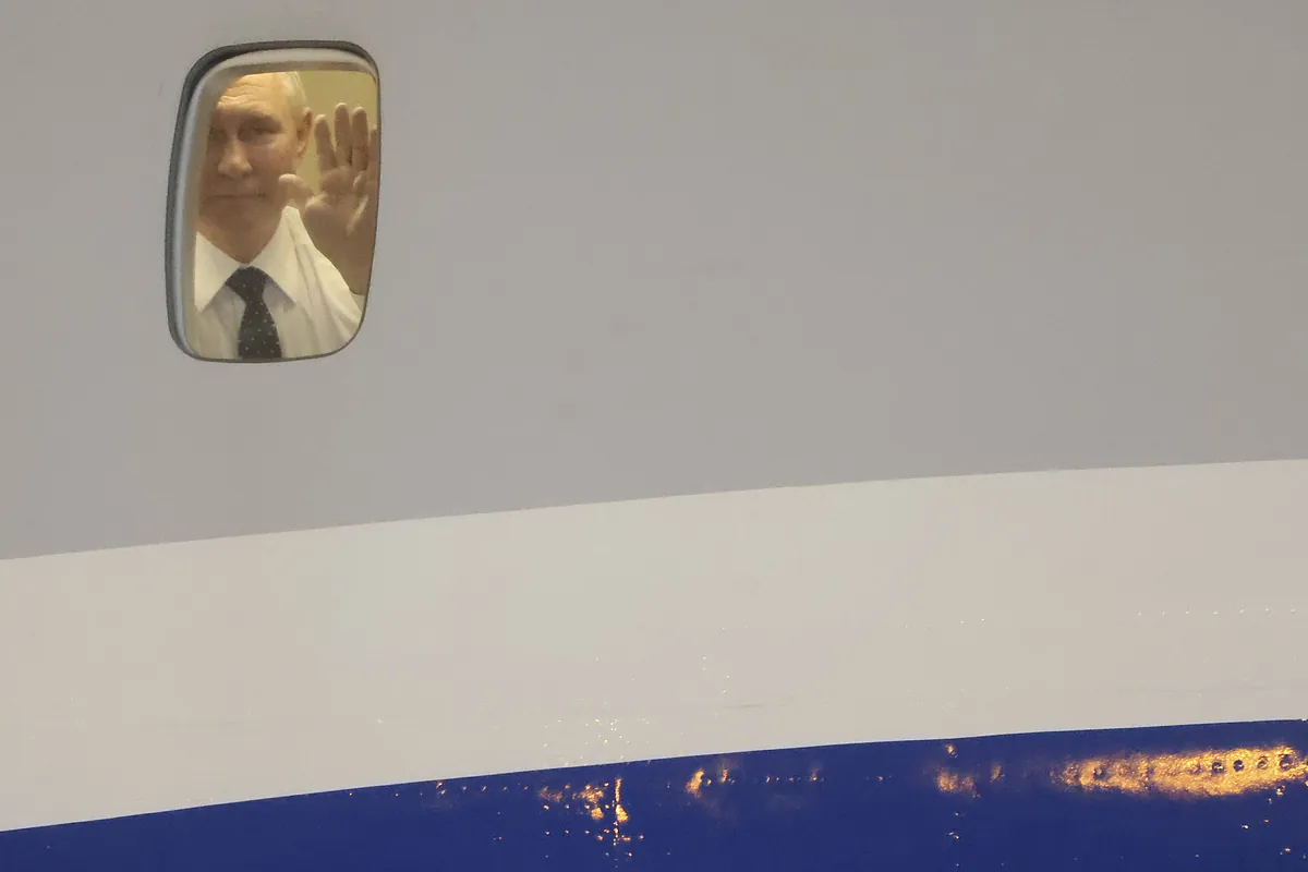 Por qué Putin puede viajar a Hungría para reunirse con Trump sin miedo a ser detenido