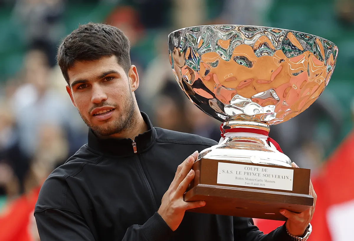 Los problemas "dentro y fuera de la pista" de Carlos Alcaraz para levantar su primer Masters 1000 de Montecarlo: "No quiero explicarlo en público"