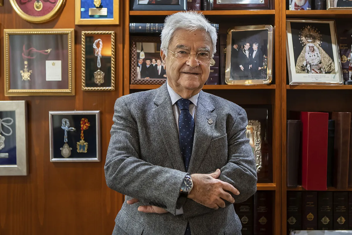 Avukat Baena Bocanegra Dies, tüm partilerden politikaları savunan, Baltasar Garzn dahil 27 hakim ve her durumda yolsuzluğun çoğuna katılan