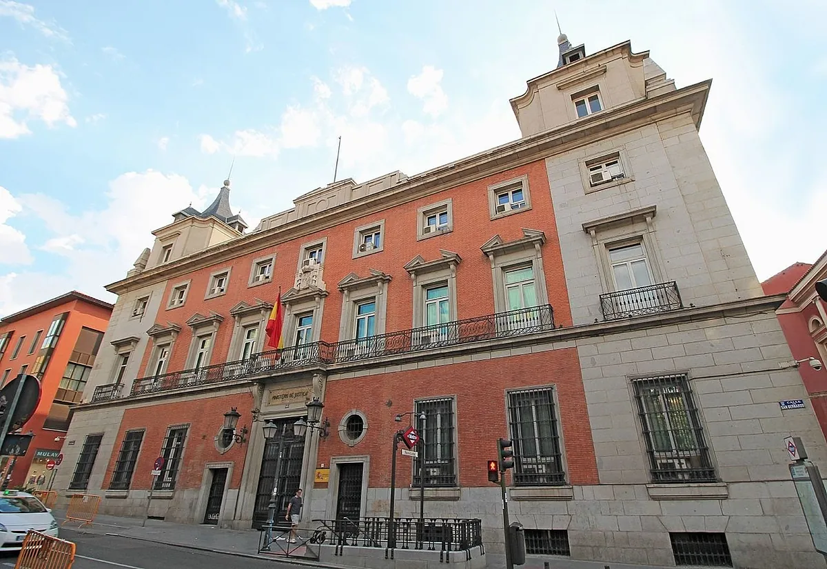 Una concejala de Sant Sadurní pide el indulto al Gobierno por una "contradicción judicial insostenible": obtuvo la guardia y custodia en exclusiva por la vía civil y posteriormente fue privada de la patria potestad por la penal