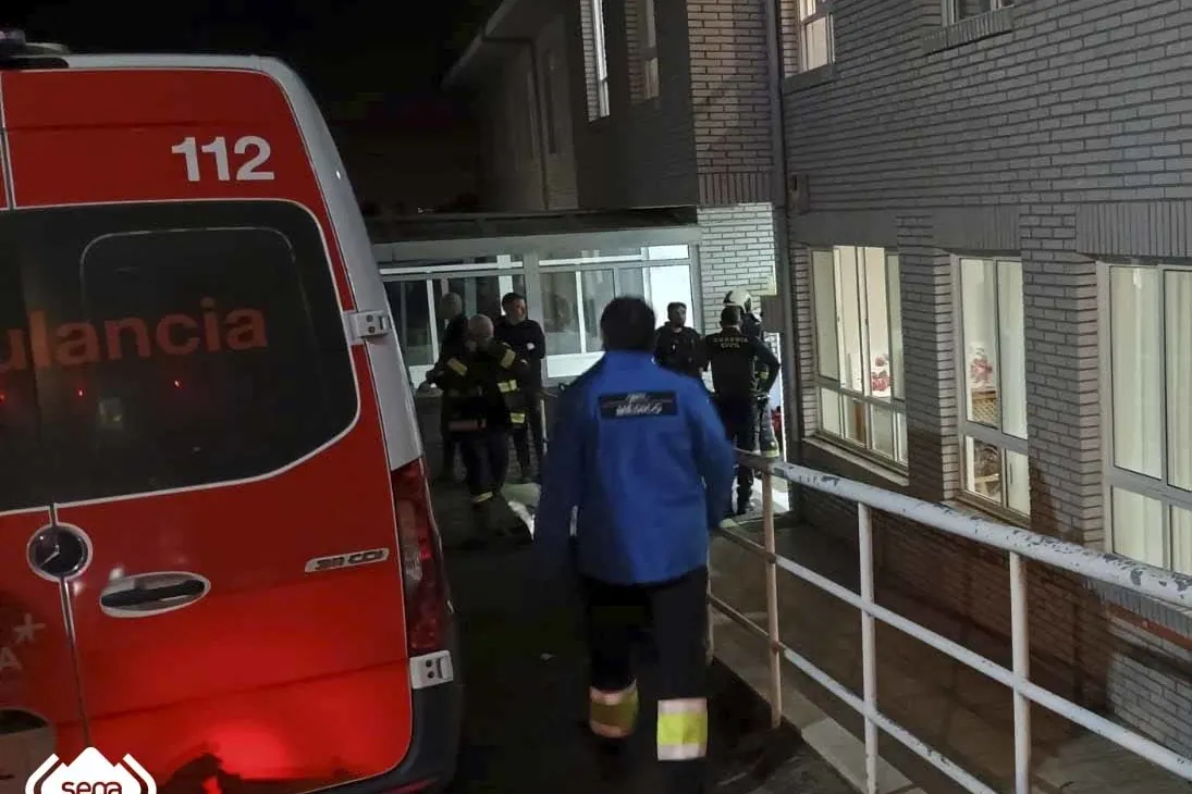 Un incendio en una residencia de ancianos en Siero (Asturias) deja cuatro heridos, uno de ellos grave