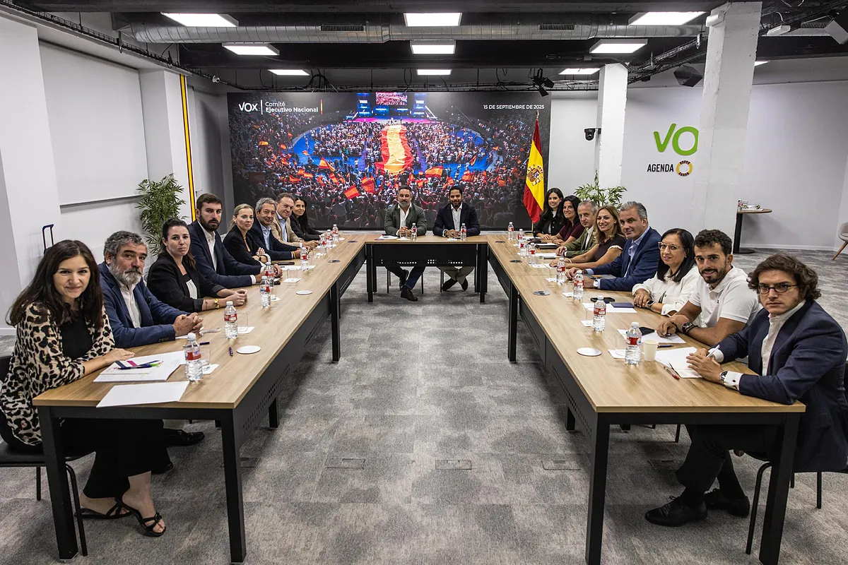 Vox acusa a Sánchez de "echar a sus hordas a reventar" La Vuelta y califica al delegado del Gobierno de "esbirro batasunizado"