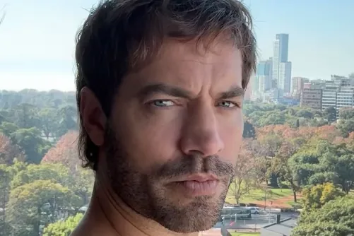 El actor argentino Benjamín Alfonso denuncia acoso durante el rodaje de la serie 'Valeria'
