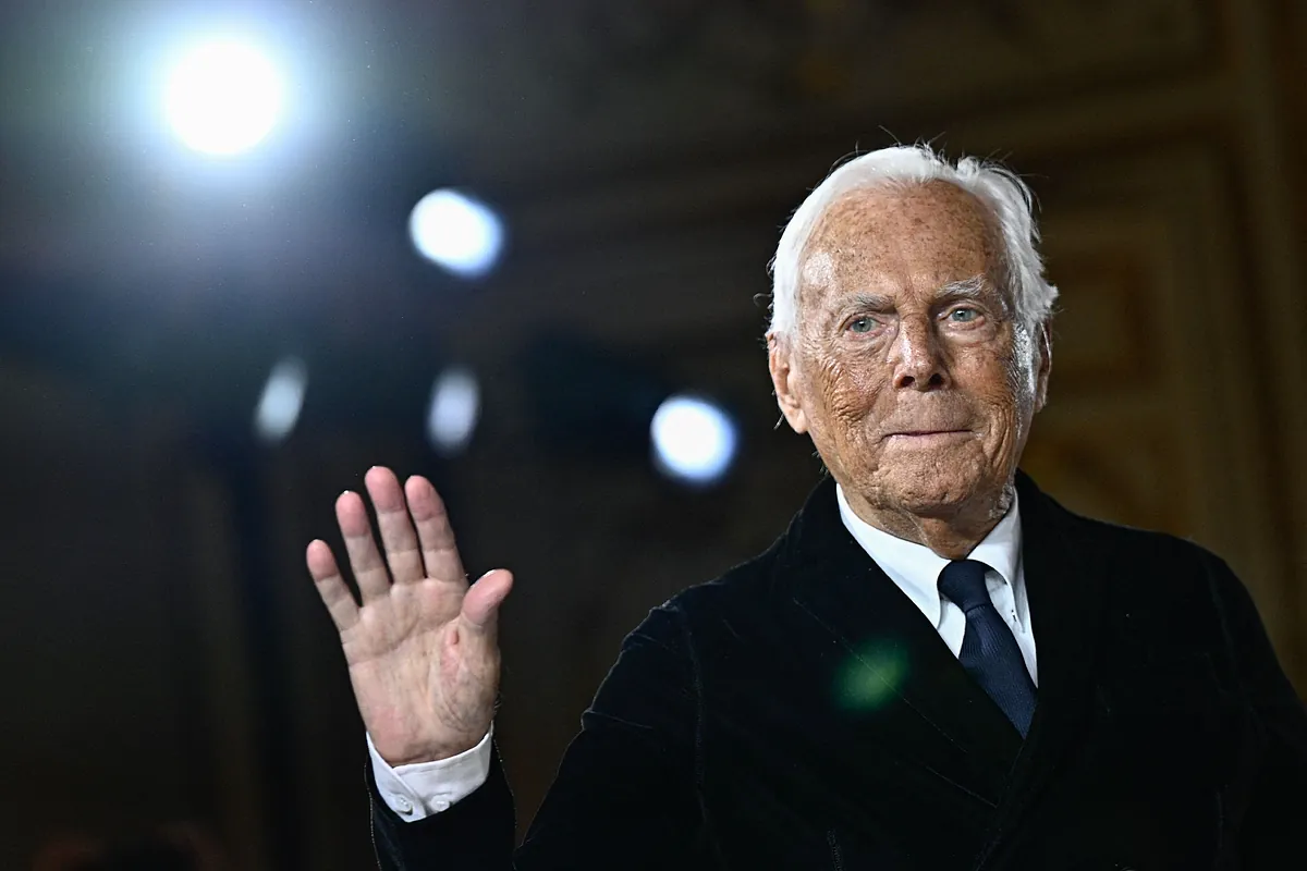 Muere a los 91 años el diseñador de moda Giorgio Armani, símbolo de la elegancia