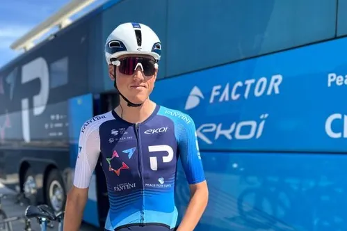 El equipo Israel-PT elimina el nombre del país de los maillots para "priorizar la seguridad" en la Vuelta a España
