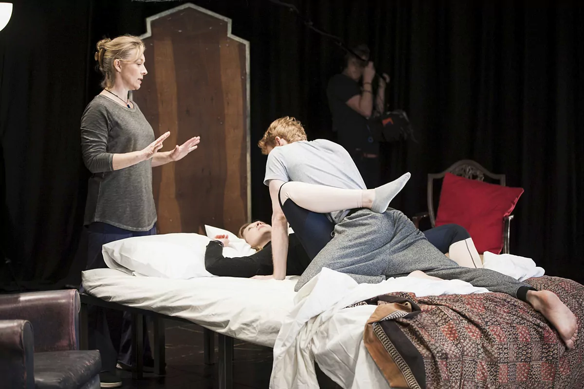 Así se frunge de mentira en las series y películas | Celebrities