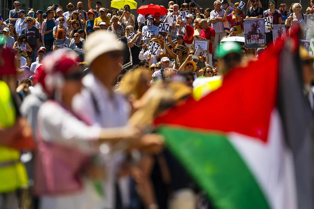 Concentraciones en 125 poblaciones, animadas por más de 100 personalidades de la cultura, piden  el fin del genocidio  en Gaza