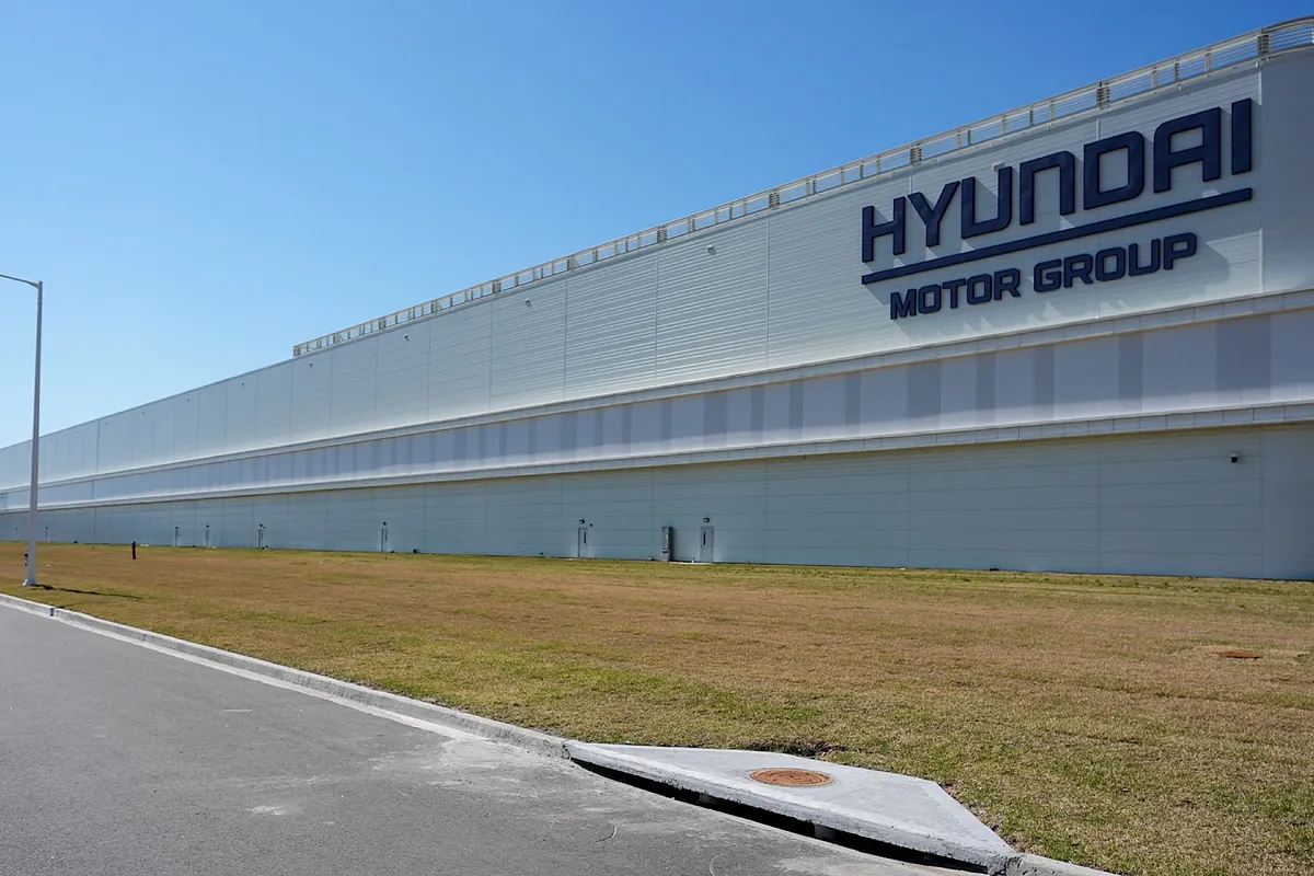 Detienen en las instalaciones de Hyundai en Georgia a 475 personas, la mayoría surcoreanos