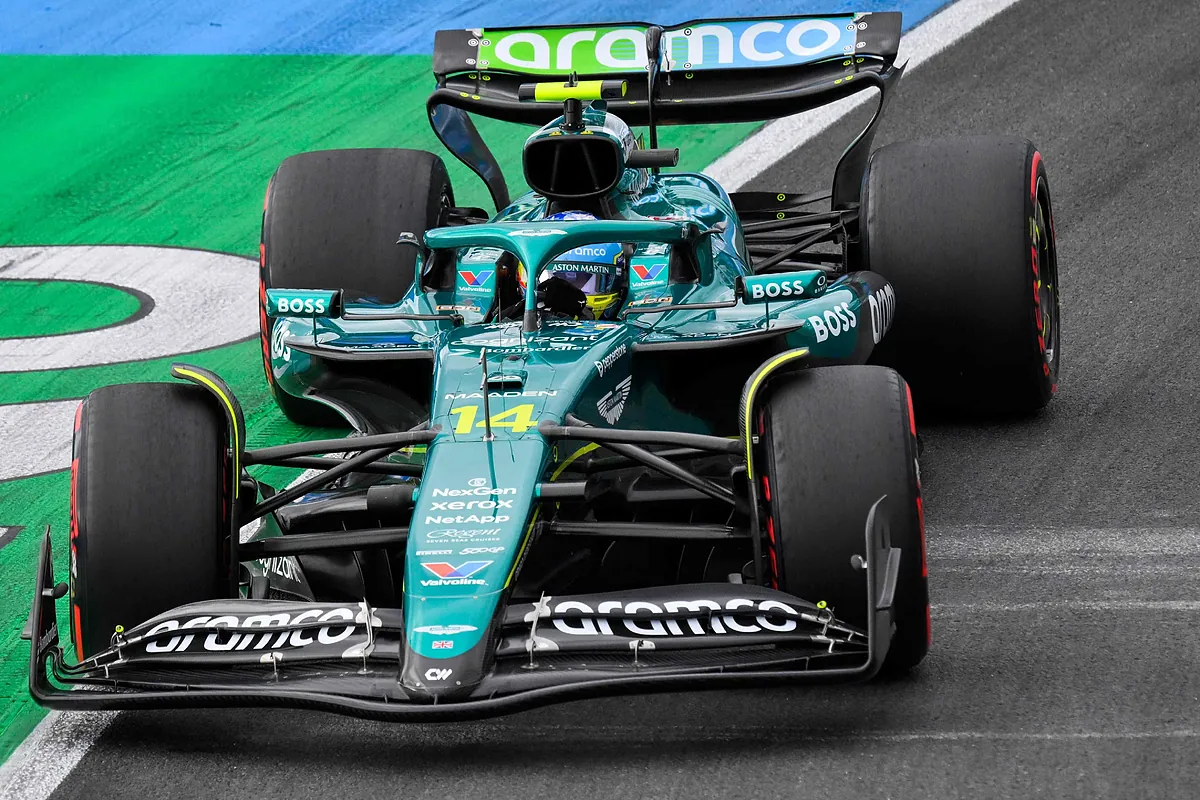 Alonso brilla entre los McLaren y dispara la ilusión en Zadvoort