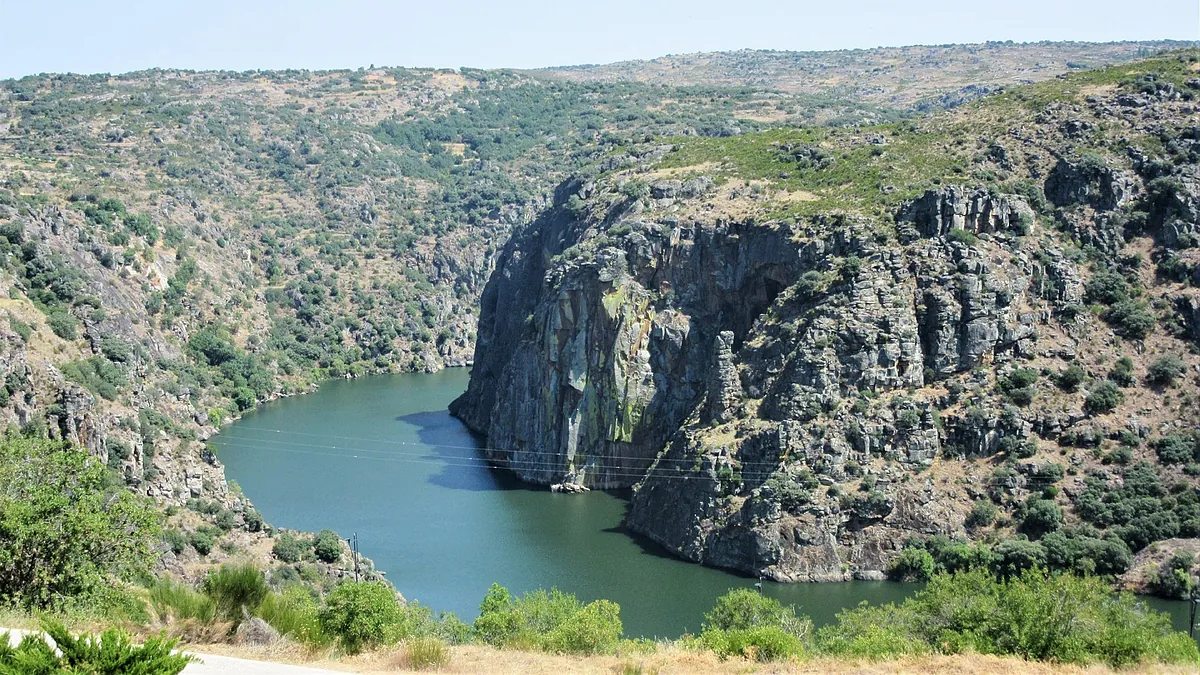 No es Noruega, es Castilla y León: los espectaculares fiordos de Salamanca y Zamora dignos de postal e ideales para recorrer a pie