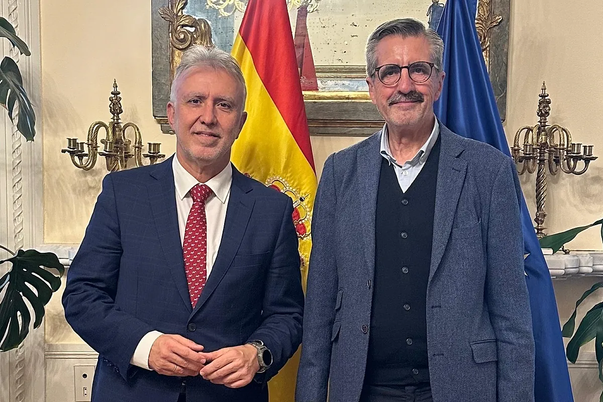 EL PSOE defiende al comisionado que falsificó su título por tener  una hoja de servicios brillante  y el PP exige su  cese fulminante 