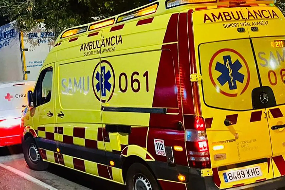Dos muertos y un herido grave en un accidente de tráfico entre un coche y una moto en Ibiza