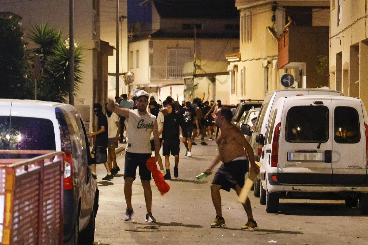 En el  polvorín  de Torre Pacheco:  Quedaos en casa, no os expongáis 