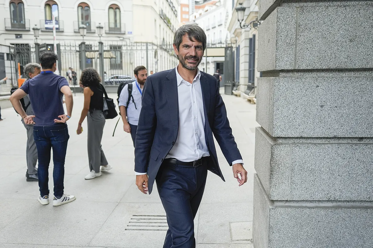 Urtasun gastará 350.000 euros para encargar estudios en derechos culturales tras presentar su plan estrella por "la notable ausencia de informes"