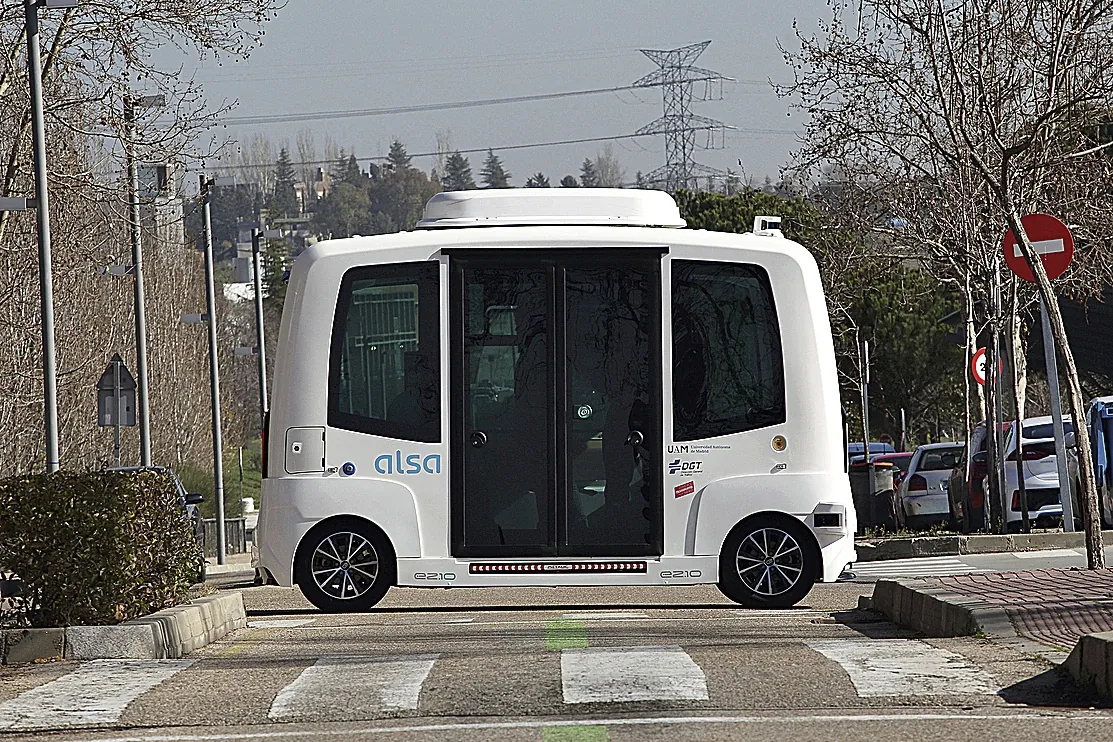 El primer autobús sin conductor de Madrid se estrena el próximo lunes con polémica en la Casa de Campo: "El parque no puede ser un laboratorio urbano"
