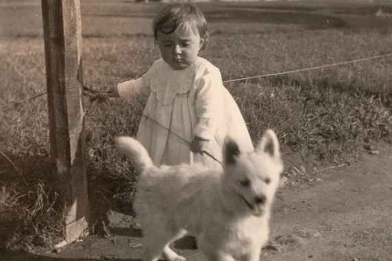 Elena, la única niña deportada sola, sin su familia: "Mañana veré a mis padres en Auschwitz"